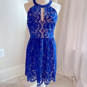 “HOST PICK” 🎉 NWT BCBGMAXIZRIA size  4 royal blue lace dress